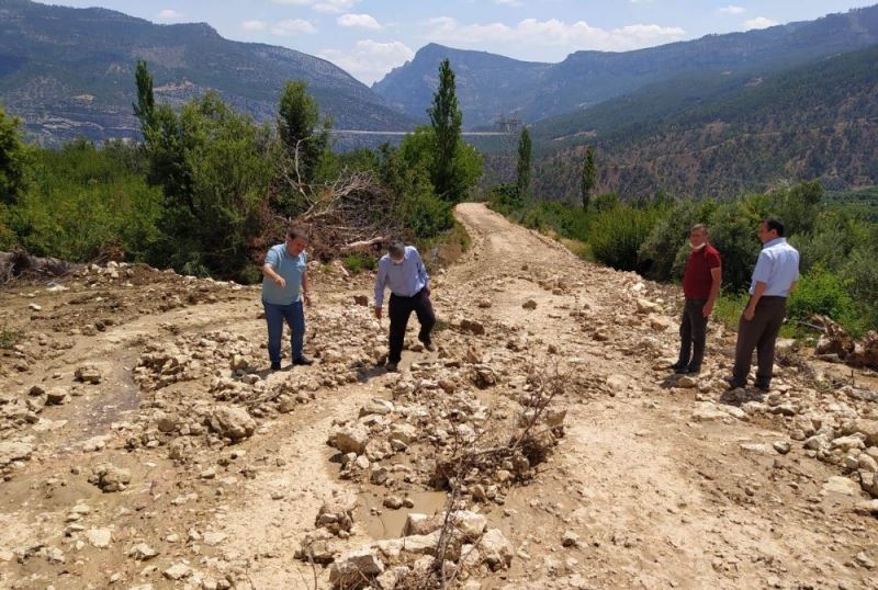 Başkan Ünüvar, yağıştan zarar gören bölgeleri inceledi
