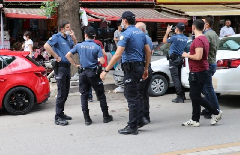Eşiyle boşanmak isteyen damada kayınpederi ve kayınbiraderinden silahlı saldırı
