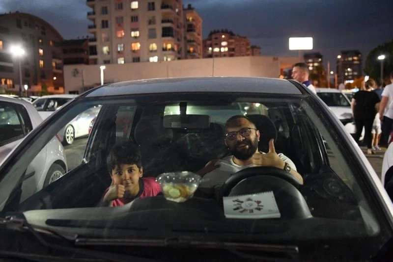 Babam ve Oğlum’ filmi ile çocuklar babalarına duygulu anlar yaşattı
