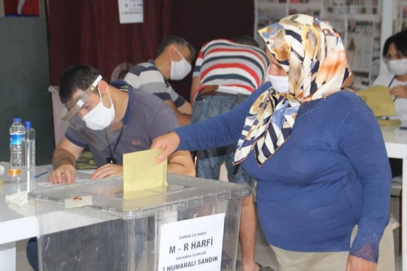 İYİ Parti Serik İlçe Başkanlığına yeniden Bodur seçildi