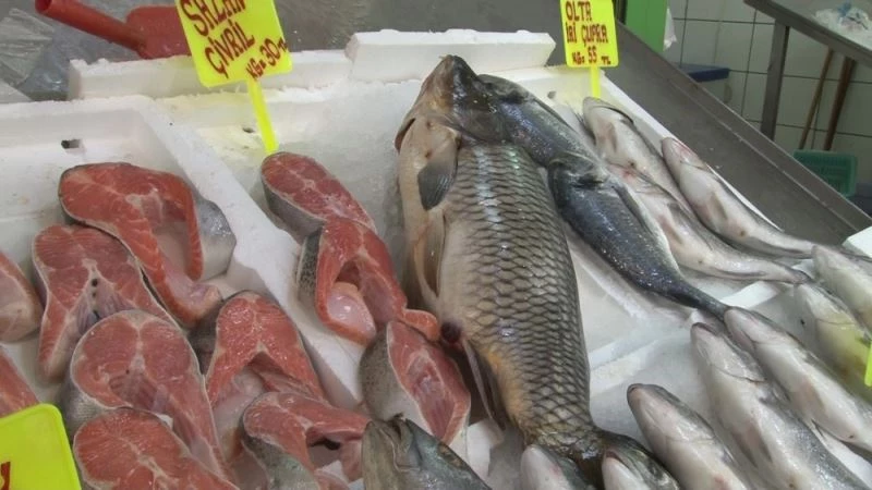 Toptan balık alıcıları kapalı olunca balık çeşitliliği vatandaşa kaldı
