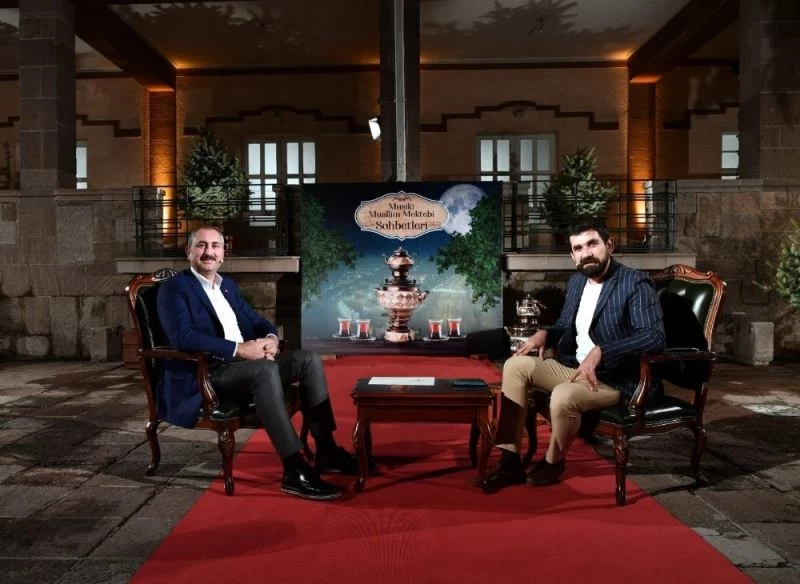 Adalet Bakanı Gül Musiki Muallim Mektepleri’nin konuğu oldu
