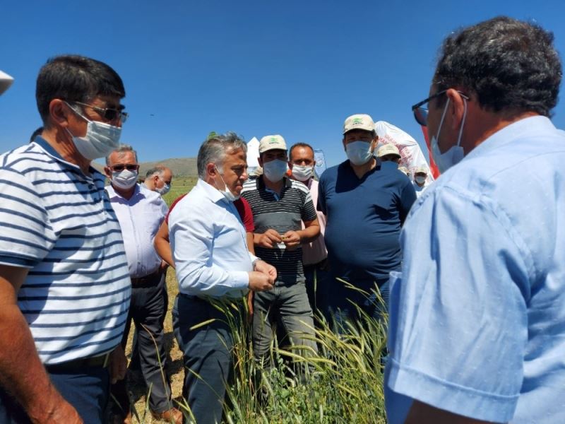 Mustafa Şahin: “Çiftçimizin 1 kuruş daha kar etmesi için çabalıyoruz”
