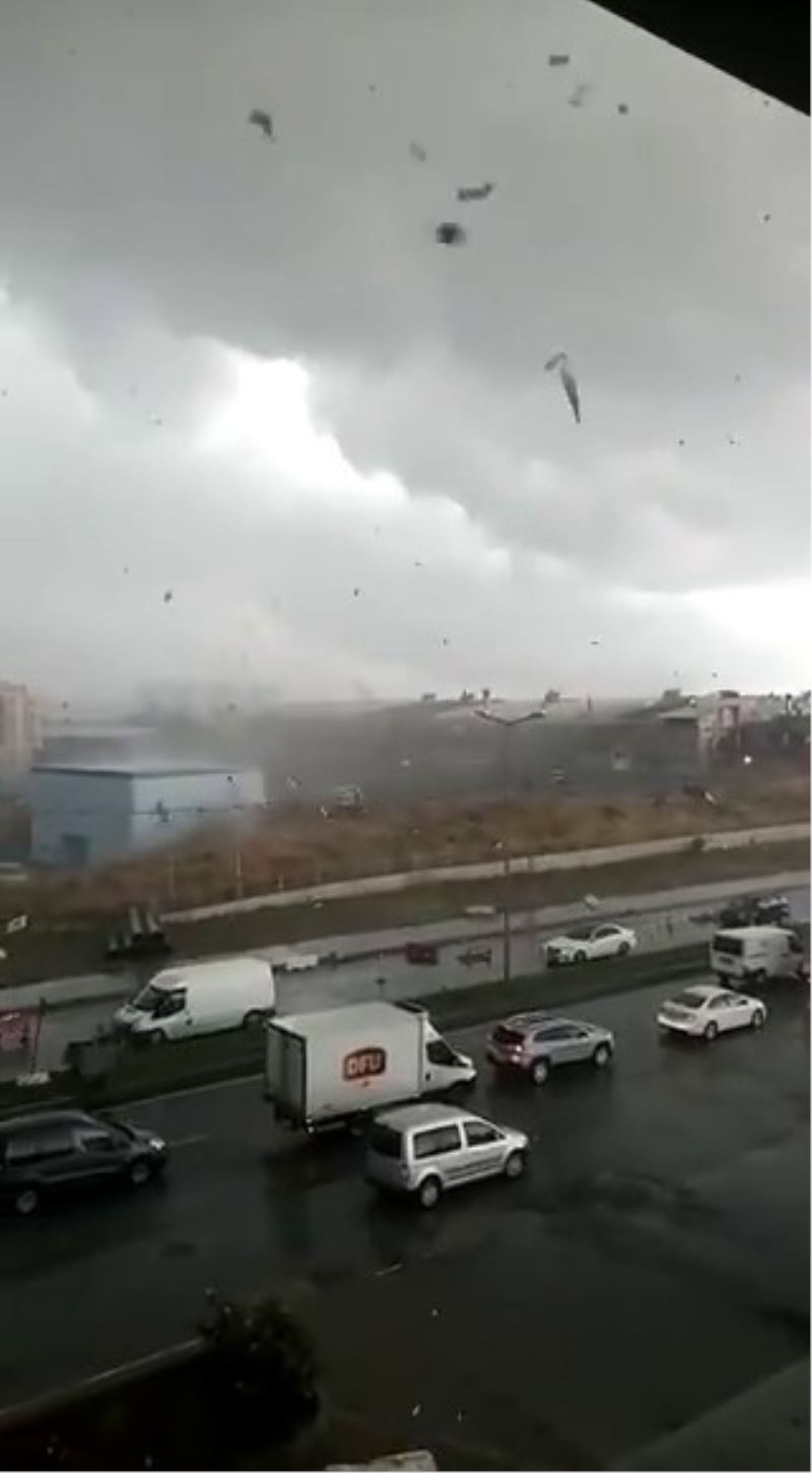 İstanbul’da Hadımköy’de fabrikanın çatısı uçtu
