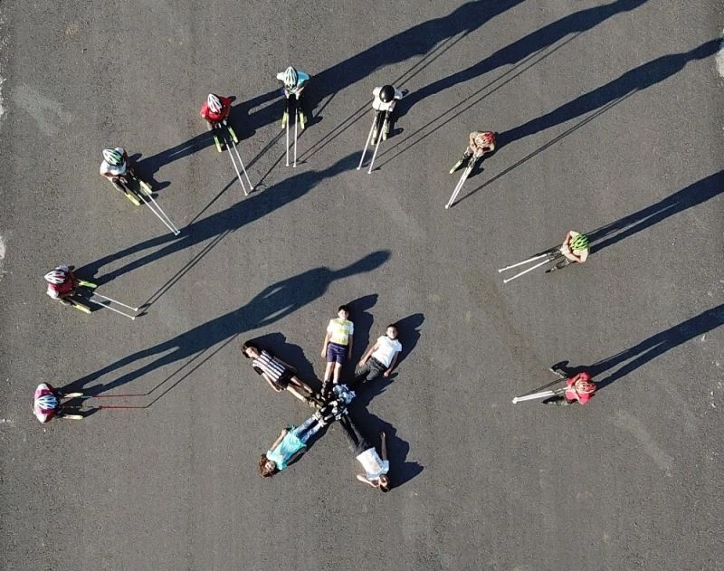 Bitlisli kayakçılar asfaltta şampiyonalara hazırlanıyor
