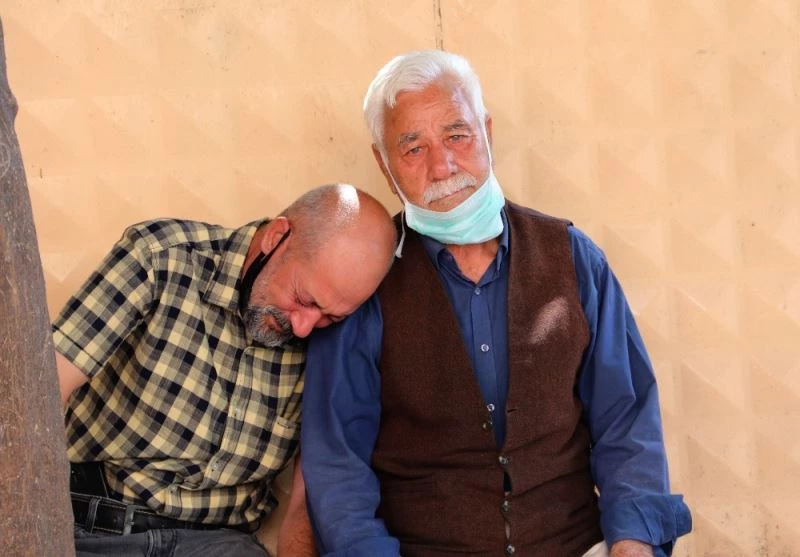 Denizde boğulan baba ile oğlun cenazesi gözyaşları içerisinde alındı
