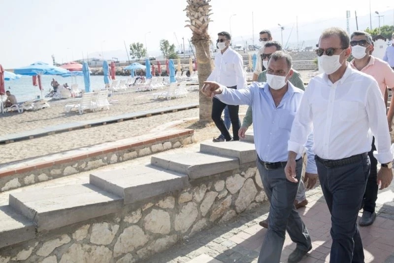 Seçer: “Sahiller vatandaşındır. İstediği yerde havlusunu atar güneşlenir”
