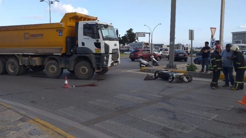 Bacağı hafriyat kamyonunu altında kaldı, ölümden son anda kurtuldu
