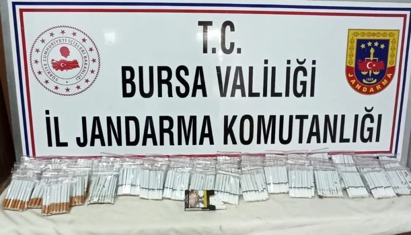 Baskın yapılan bakkalda bandrolsüz tütün yakalandı
