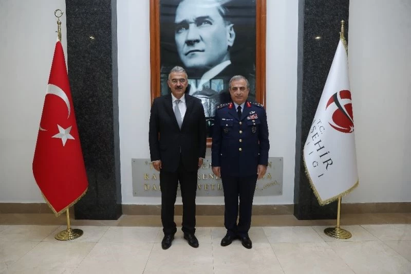 Garnizon Komutanı Gülan, Vali Ayyıldız’a “Hayırlı Olsun” ziyaretinde bulundu
