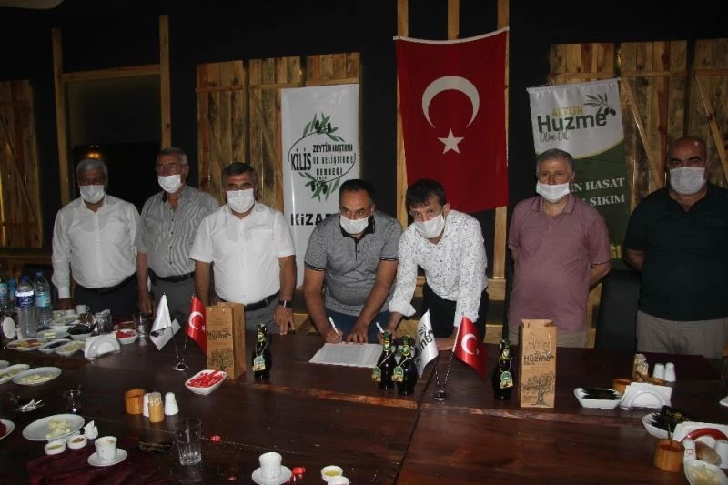 Restorantlarda zeytinyağı ile zahter ikram edilecek
