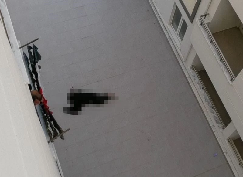 Cam silerken 4. kattan düşen kadının feci ölümü
