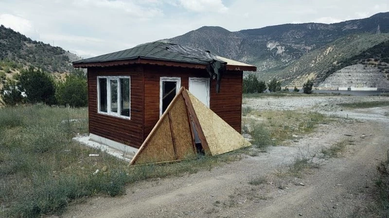 Turizm amaçlı kurulan tesis çürümeye terk edildi
