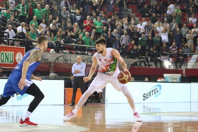 Metecan Birsen: “Karşıyaka ile sözleşmemi uzatmamın mutluluğunu yaşıyorum”
