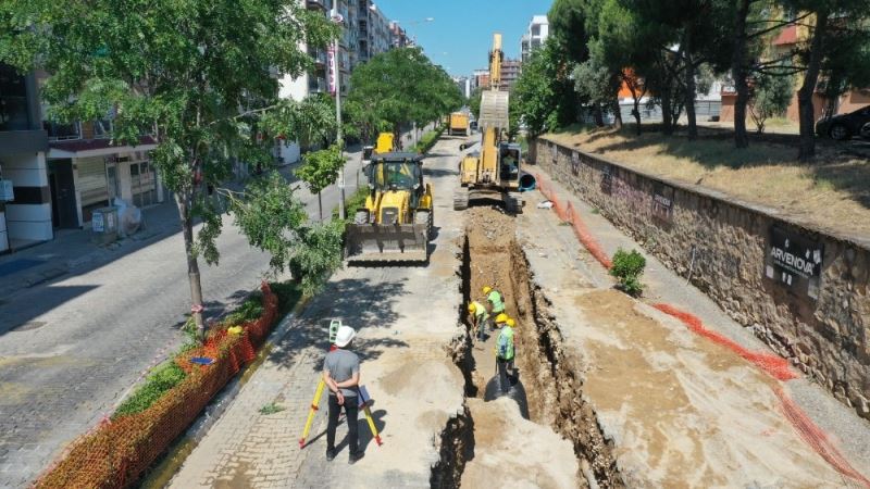 Büyükşehir, Doğu Gazi Bulvarı’nı yeniliyor
