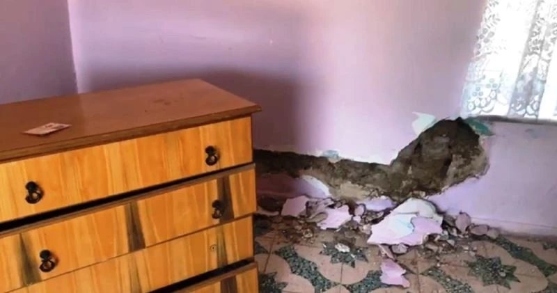 Manisa’daki depremin hasarları ortaya çıkmaya başladı
