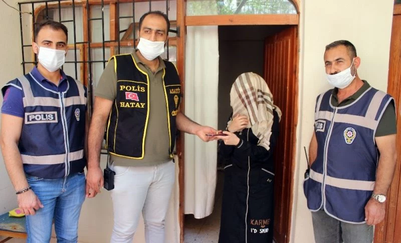 Gasp edilen kadına telefon ve yüzüğü teslim edildi
