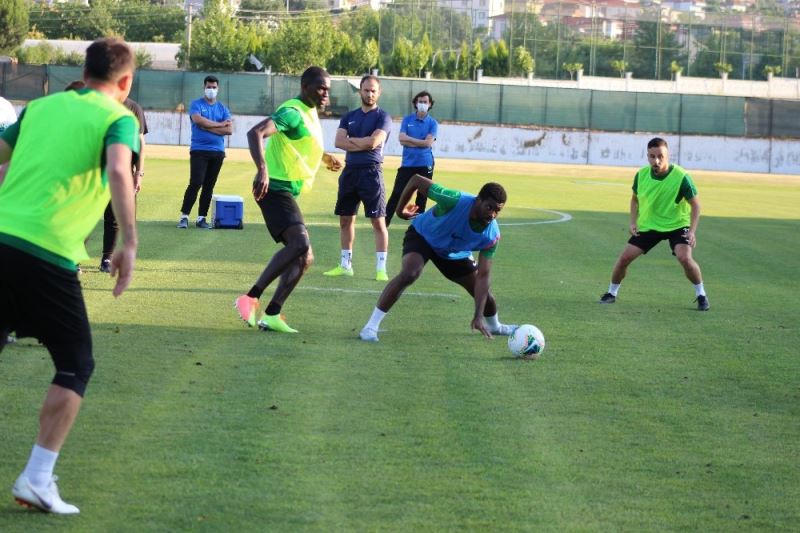 Rizespor maçında yeşil siyahlı takımdan 4 oyuncu forma giyemeyecek
