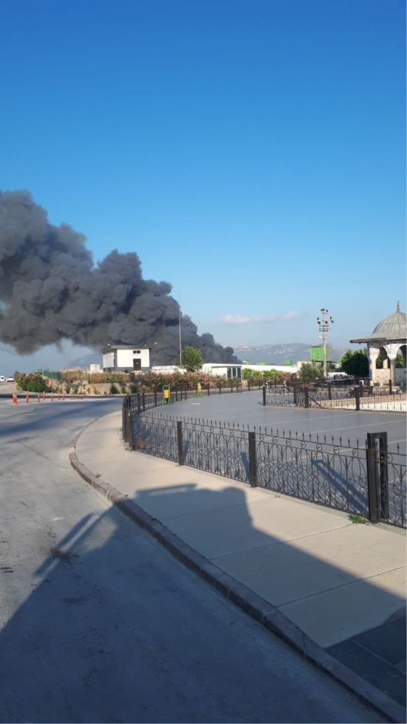 Adana’da nişasta fabrikasında büyük yangın
