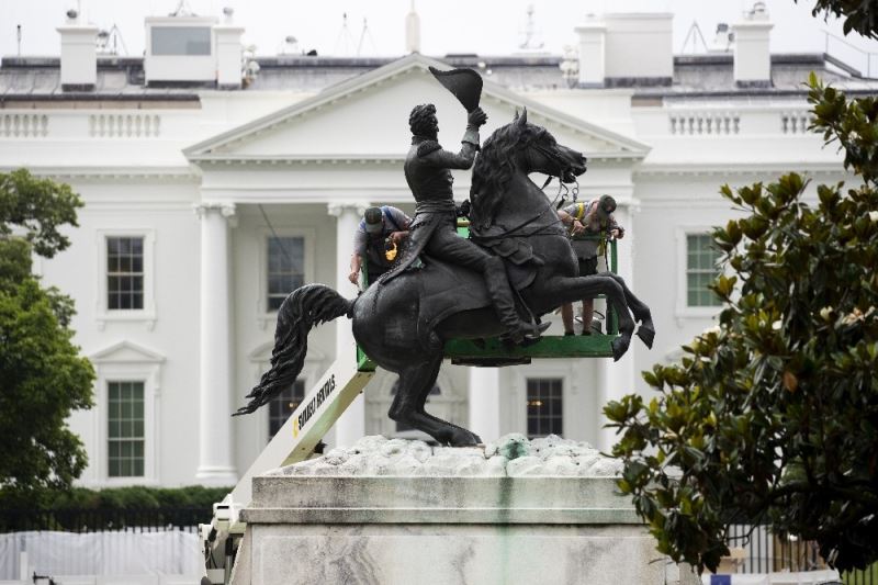ABD’de Andrew Jackson’ın heykeline saldıran 4 kişiye gözaltı
