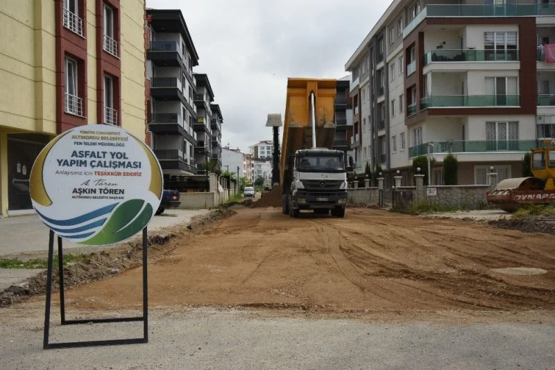 Altınordu’da alt ve üst yapıda değişim sürüyor
