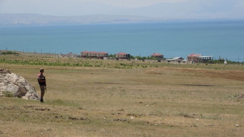 Van Gölü’nde göçmenleri taşıyan teknenin battığı iddiası
