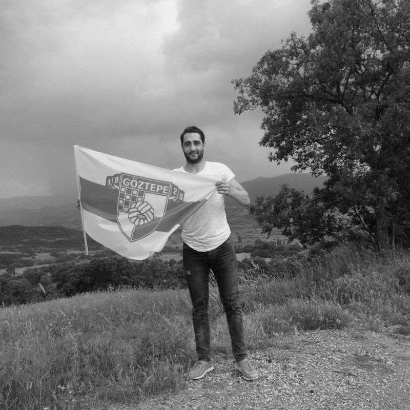 Kaza geçiren Göztepeli taraftar hayata tutunamadı
