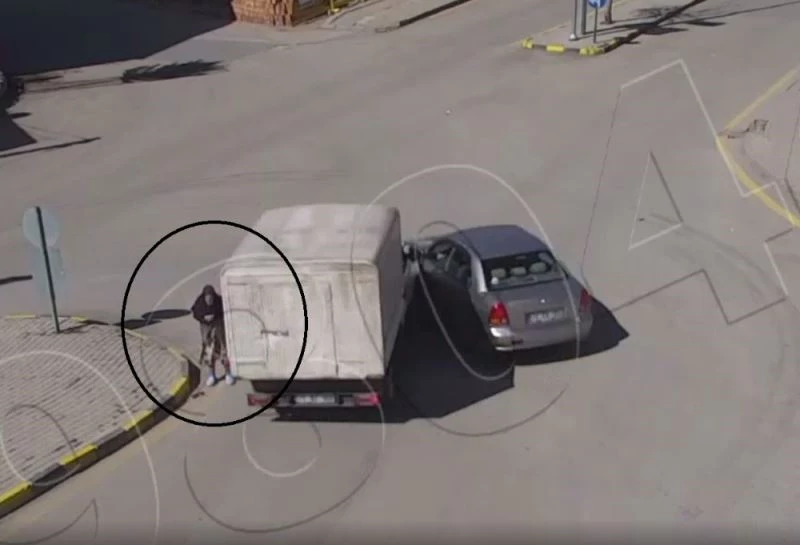 Ölüm teğet geçti, bir şey olmamış gibi yoluna devam etti
