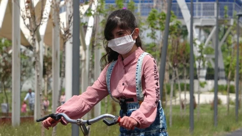 Miniklerden kurallara uymayan yetişkinlere sitem
