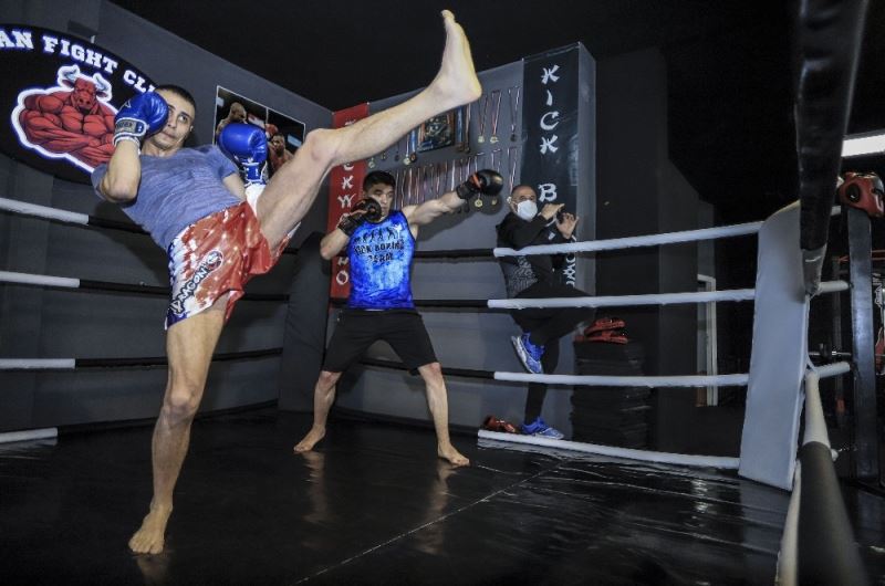 (Özel Haber) Kick Boks’ta aylar sonra antrenman heyecanı
