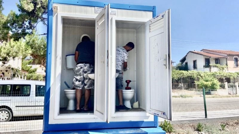 Didim’deki duş ve soyunma kabinleri tahrip edildi
