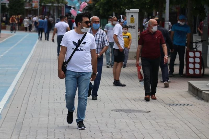 Bolu’da maske takmayan 240 kişiye 216 bin lira para cezası
