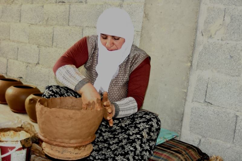 Mutki’de asırlık çanak çömlek geleneği sürüyor
