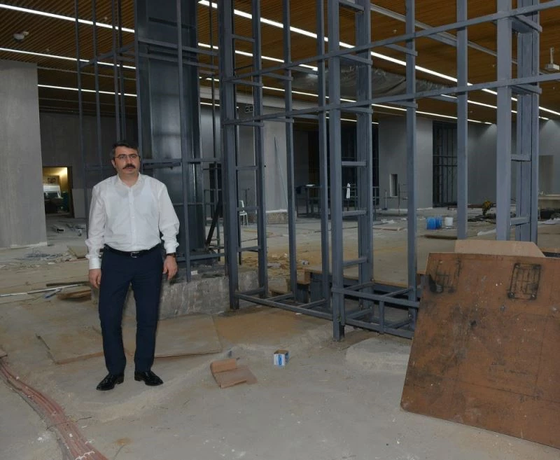 Uyumayan kütüphane
