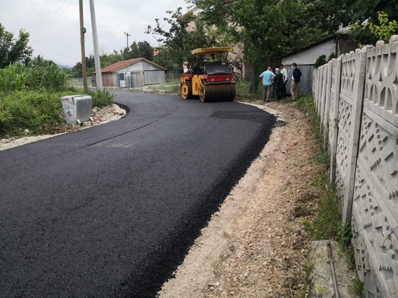 Hendek’te 5 mahalle daha sıcak asfaltla buluştu
