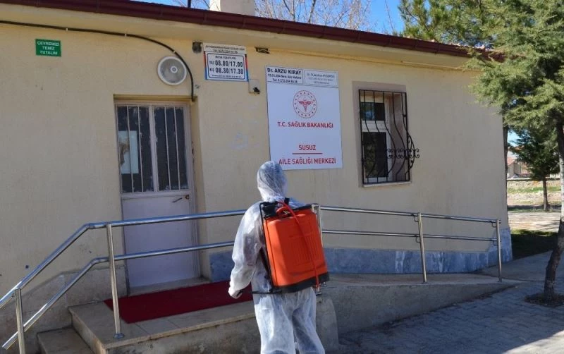 Afyonkarahisar’da bir kasaba daha giriş ve çıkışa kapatıldı
