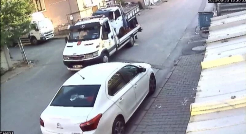 Çekicili hırsızlar yakalandı. Otomobilleri çekiciye yükleyip işte böyle çalmışlar
