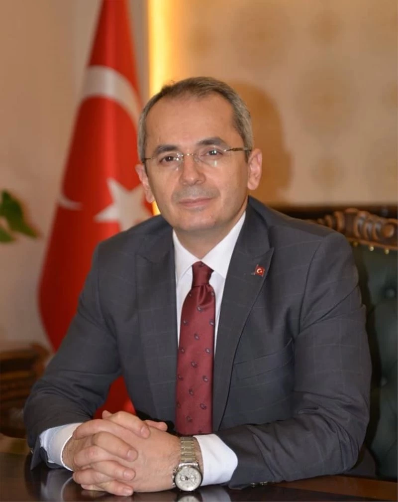 Kaymakam Pişkin’den “maskeyi cebinizde taşımayın yüzünüze takın” uyarısı
