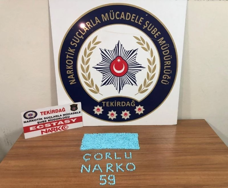 İki kese uyuşturucu hap böyle bulundu
