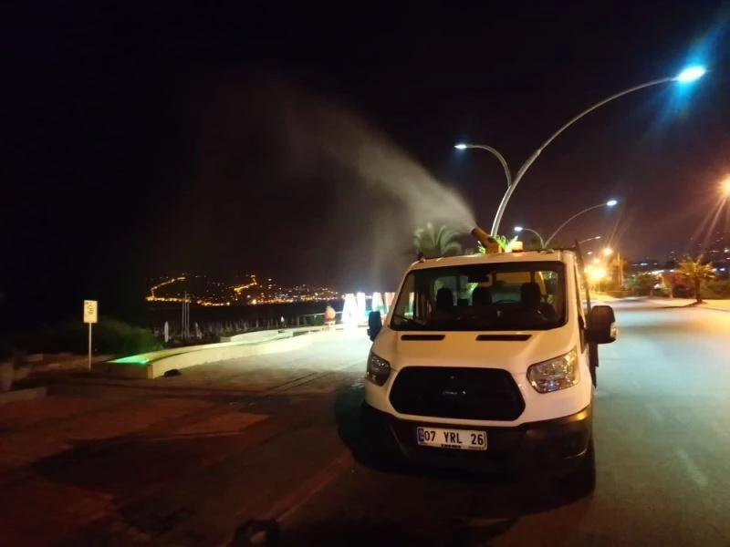 Antalya’nın 19 ilçesinde bin 357 personelle sinekle yoğun mücadele
