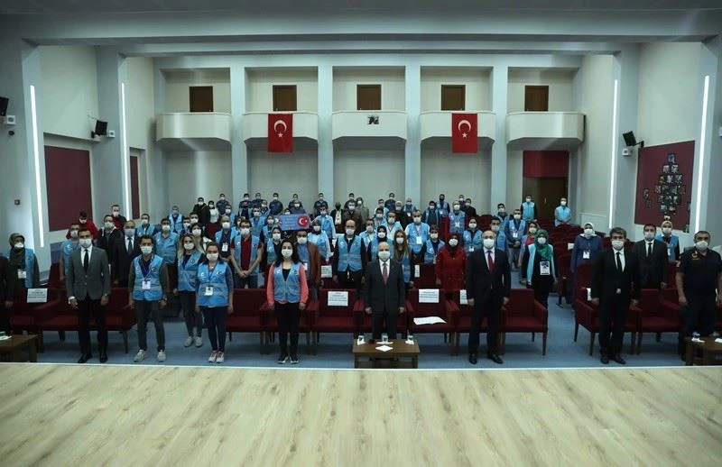 Vali Çakacak: “Vefa Sosyal Destek Grupları, herkesin gönlünü kazanmıştır”
