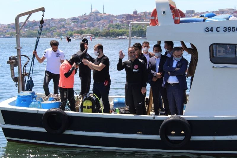 Beyoğlu Belediye Başkanı Yıldız Dünya Çevre Günü’nde Haliç’e daldı
