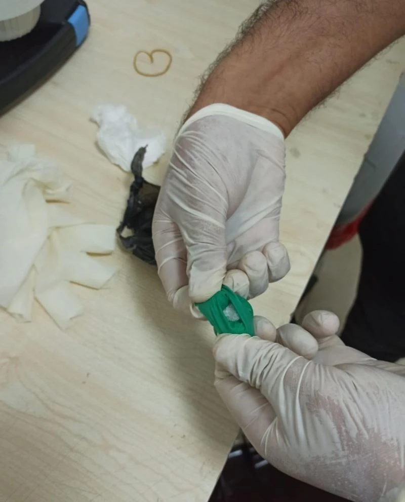 Kadın yolcunun iç çamaşırından uyuşturucu çıktı
