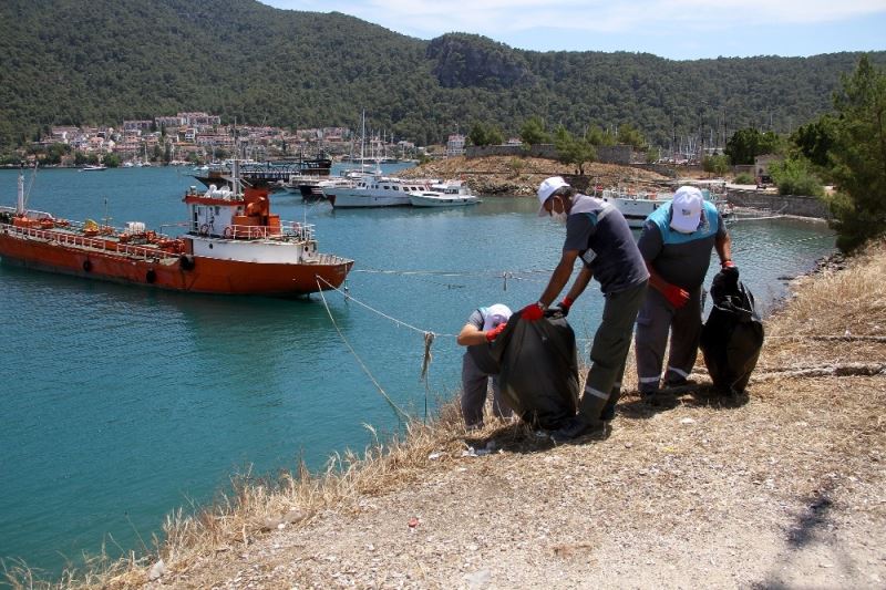 Fethiye’de bandolu kıyı temizliği
