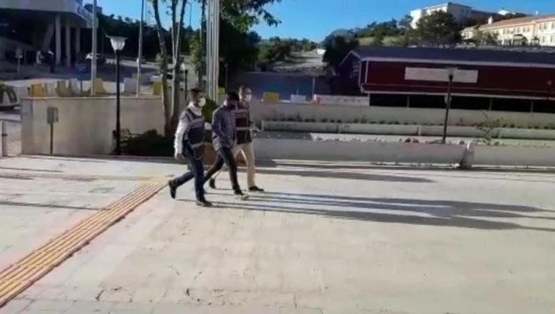 Elazığ’da suç dosyası kabarık hırsız telefon çalınca tutuklandı
