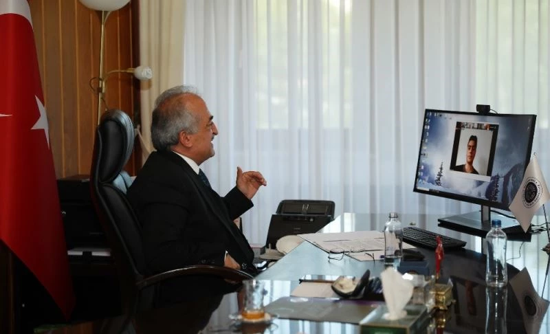 Rektör Çomaklı, üniversiteli adaylarıyla bir araya geldi
