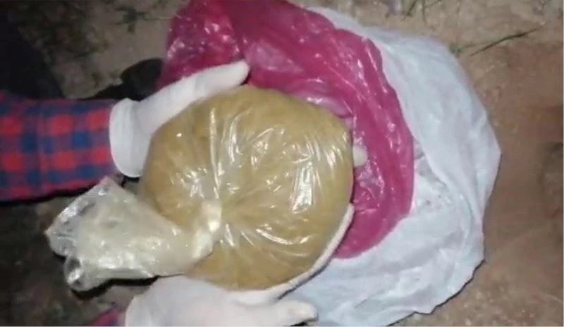Toprağa gömülen uyuşturucuyu Mirol buldu
