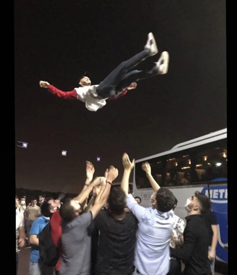 (Özel) Sağlık Bakanı Koca’nın açıklamasına rağmen İstanbul’da dehşete düşüren görüntüler
