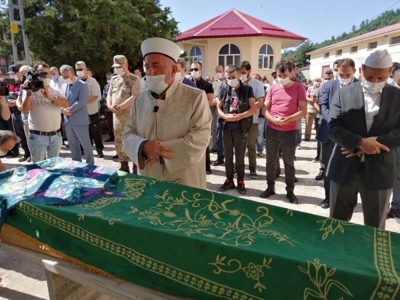 İkra Nur’a son veda
