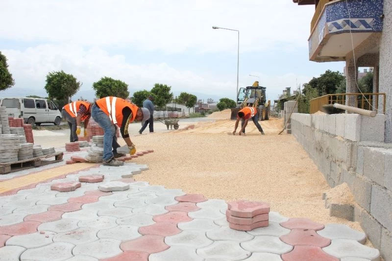 Samandağ’ın prestij caddesine kaldırım
